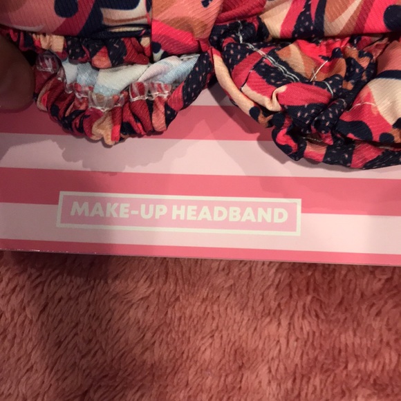 Brand new Hula Fallulah Make -Up Headband - Picture 3 of 4